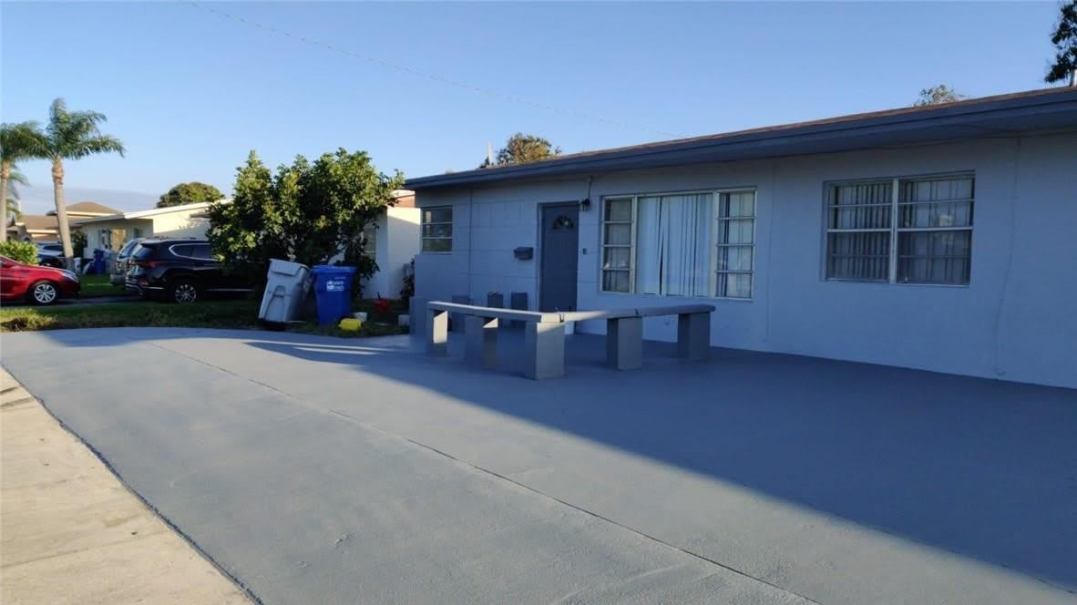 160 NW 15TH Place – photo 1