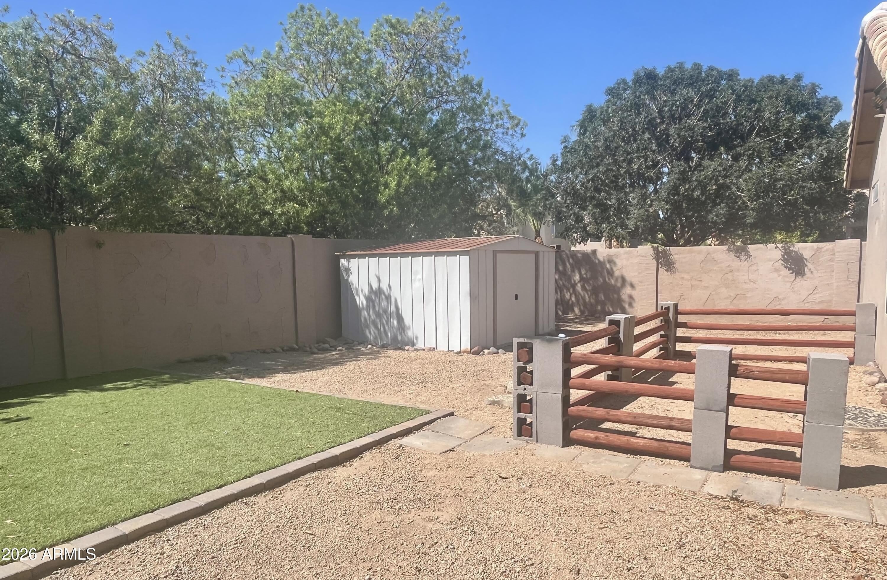 7427 W CREST Lane – photo 4