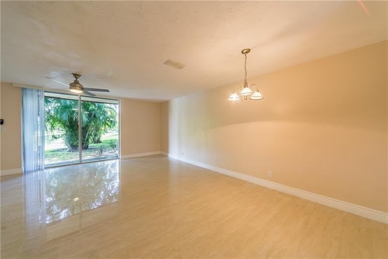 1343 Hampton Boulevard – photo 4