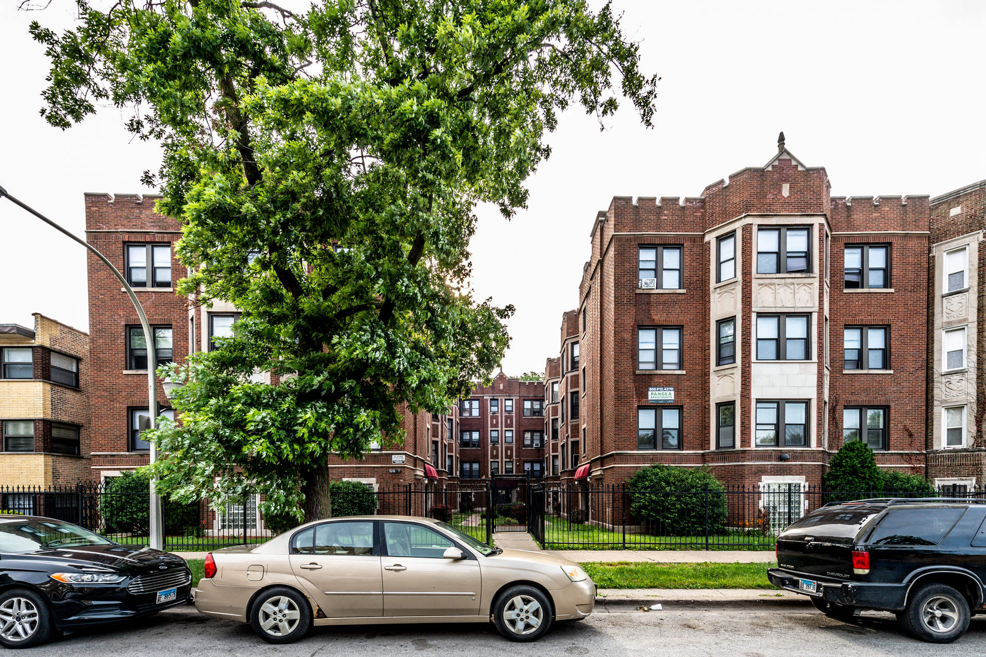 8241 S Ellis – photo 2