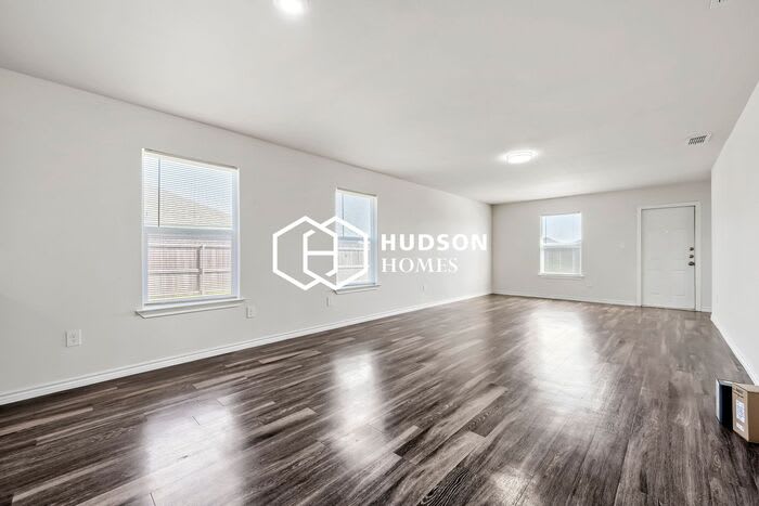 7001 Phoenix Drive – photo 4
