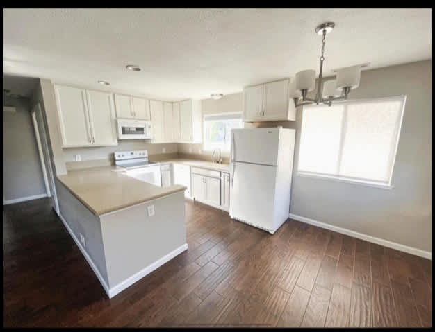 2660 Woodridge Court – photo 2