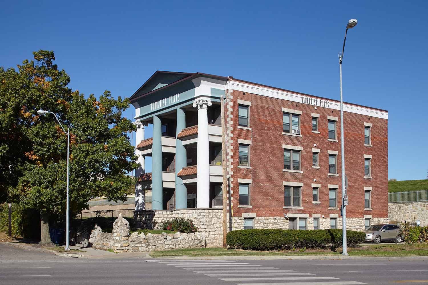 3 Bedroom 2 5 Bath Townhome With 2 Car Garage – photo 3