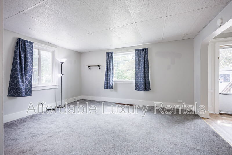 77 State St – photo 4