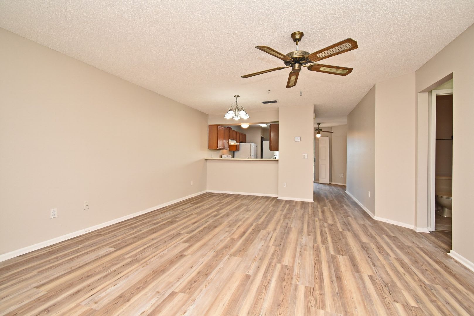 Spacious 2 bedroom 2 bath condo practically on UCF campus – photo 4