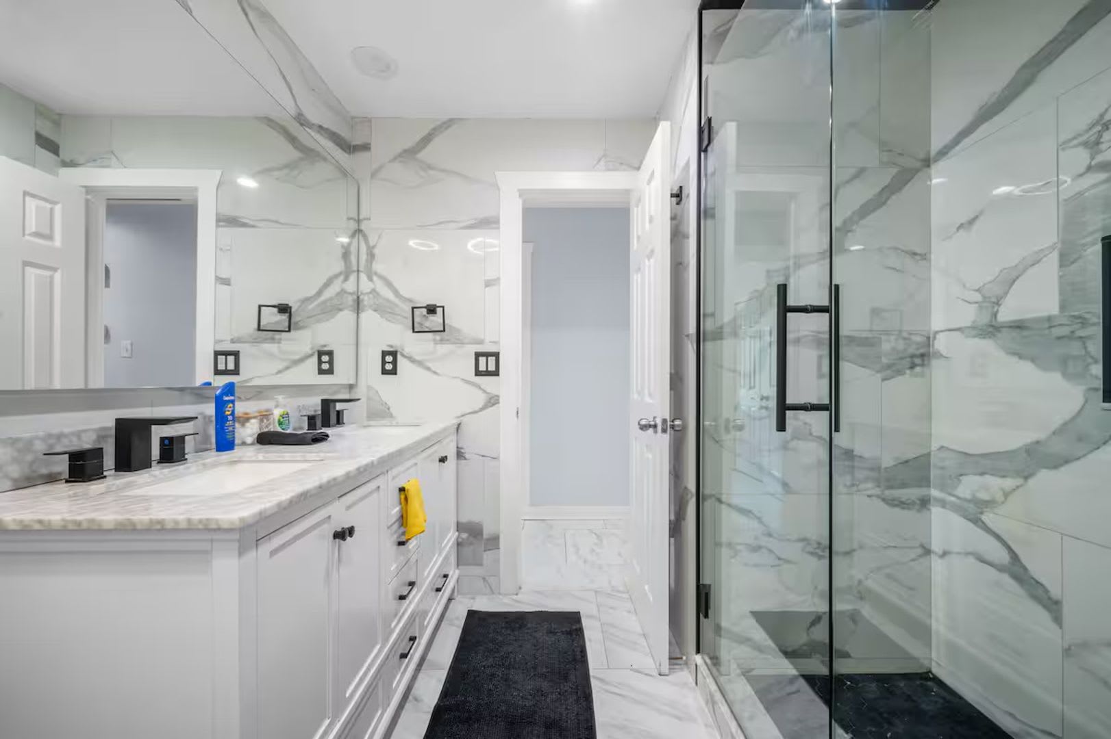 Room in 5 Bedroom Home at Greg Dr SW – photo 1