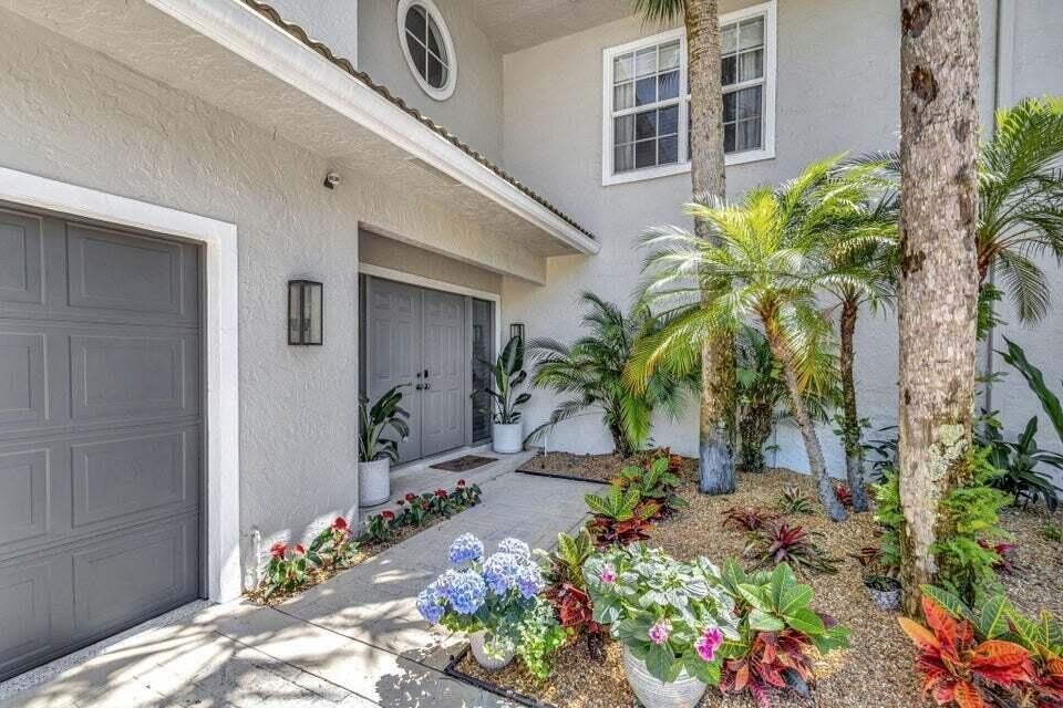 11839 PEBBLEWOOD Drive – photo 2