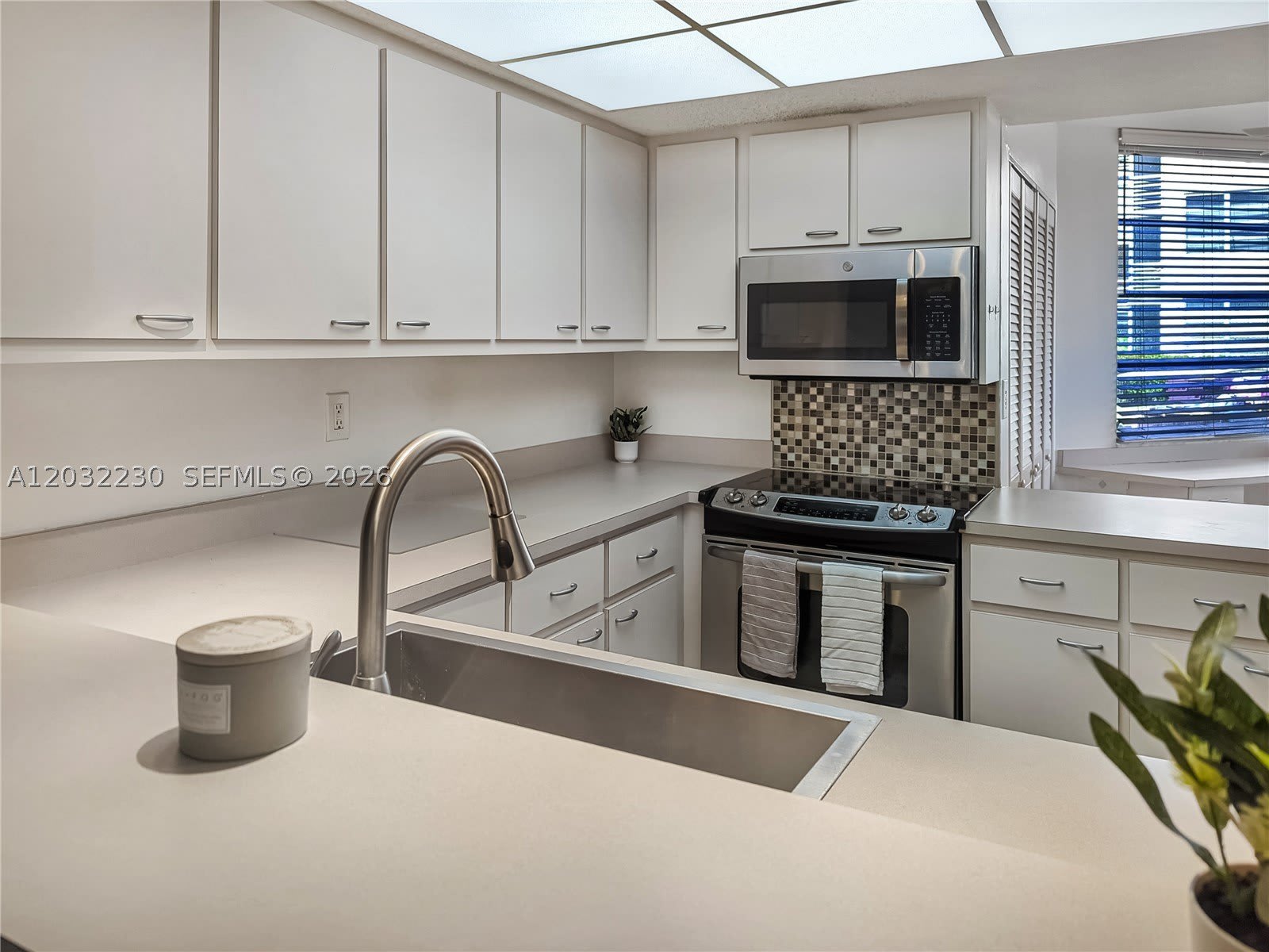 9531 Seagrape Dr – photo 2