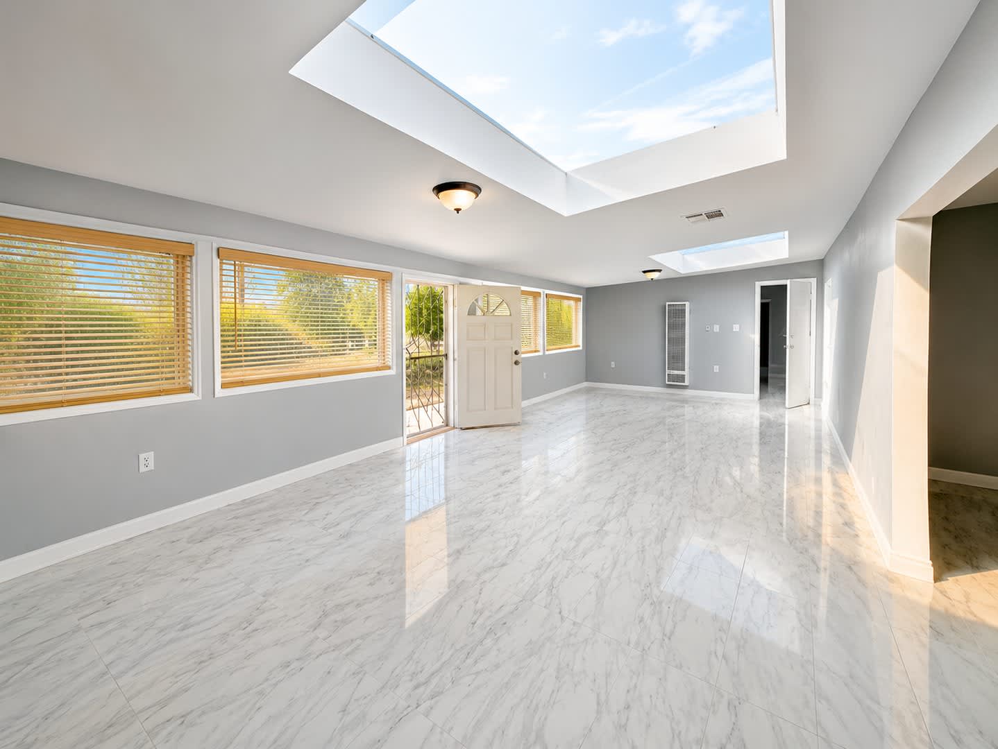 4 bedroom 2.5 bathroom house in Apple Valley Ca! – photo 3