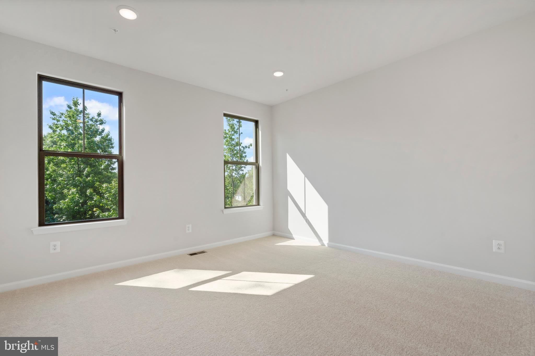 6947 GLADEBROOK RD – photo 4