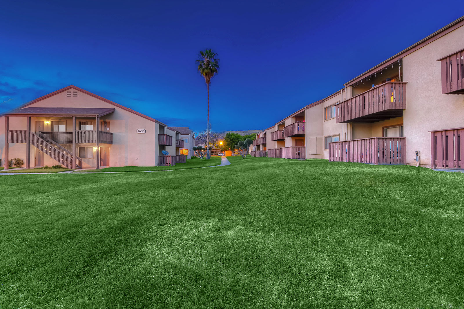 Woodside Village Apartments – photo 3