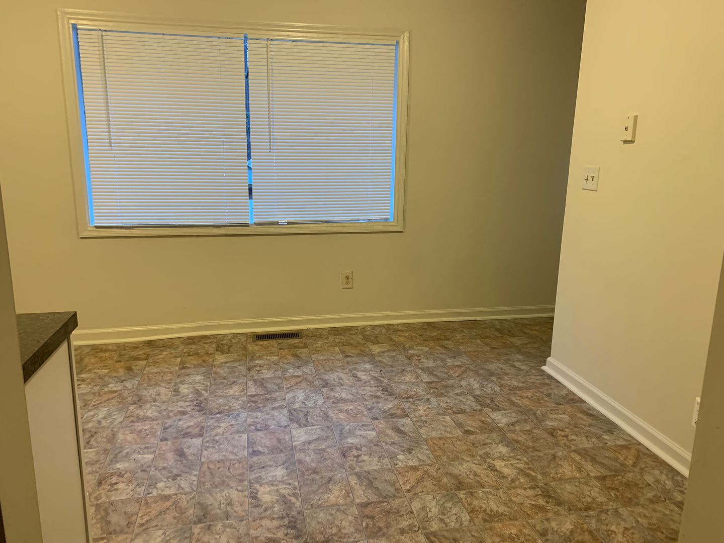 562 Granite – photo 5