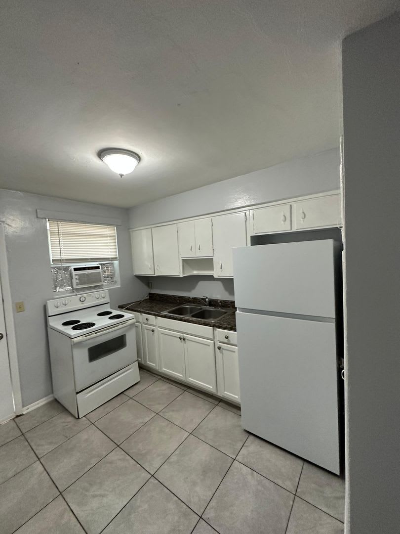 2020 Palafox St – photo 4