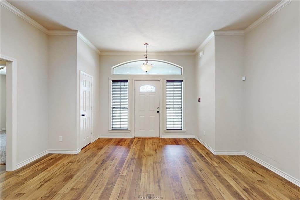 1120 Eagle Avenue – photo 2