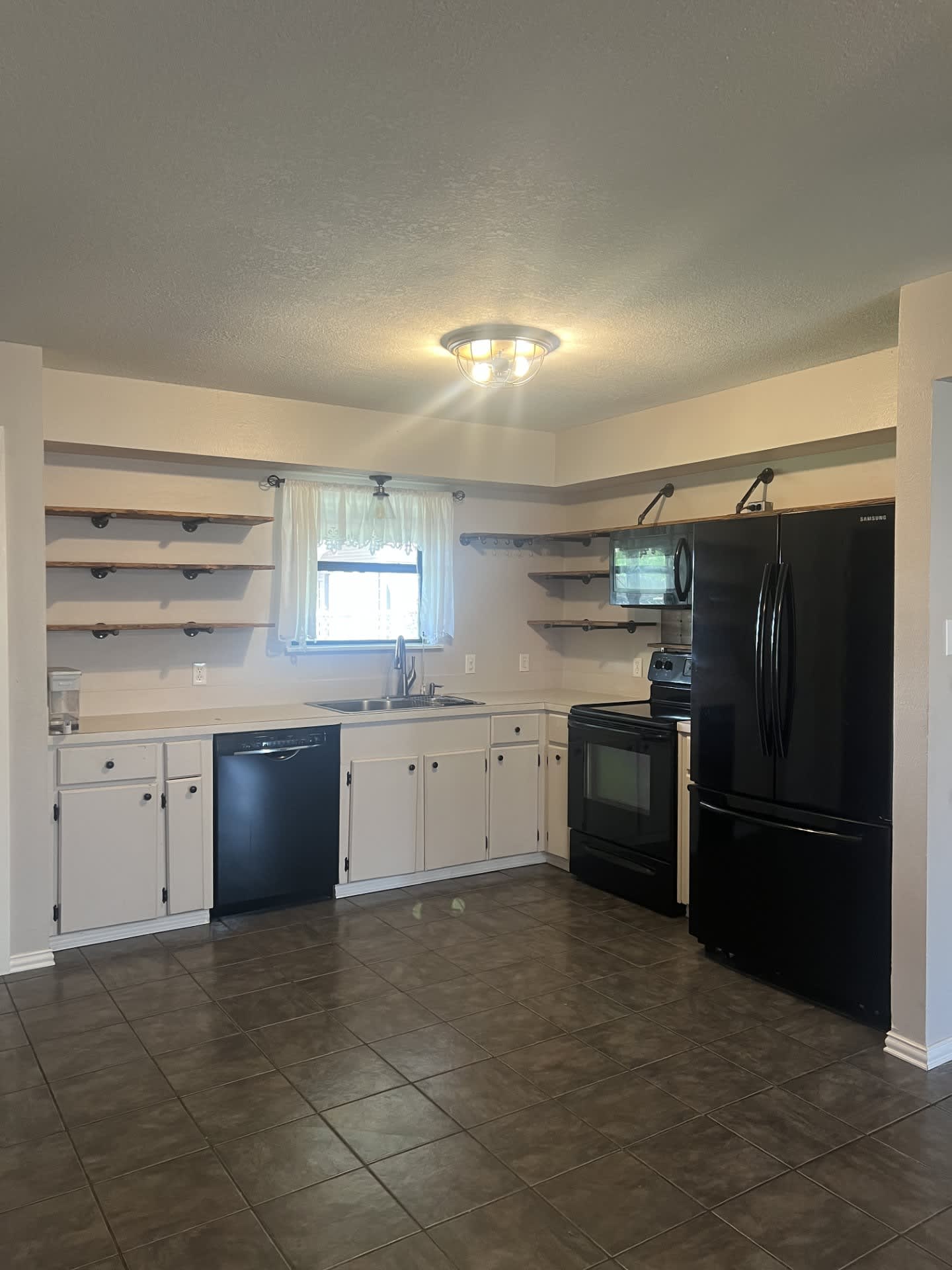 2036 Lisa Circle – photo 2