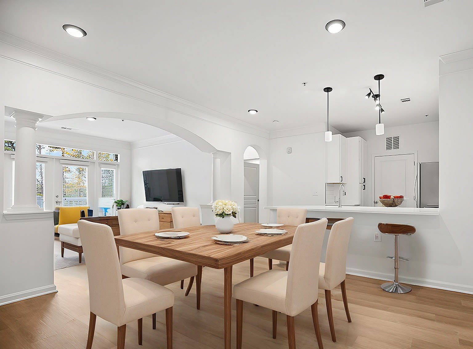 Weston Lakeside Apartments – photo 3