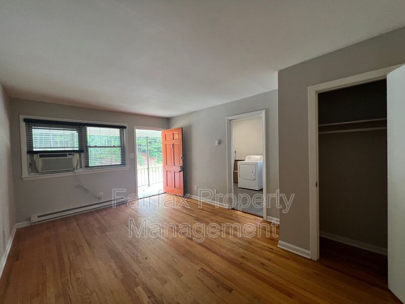 1931 Morehead Avenue – photo 3