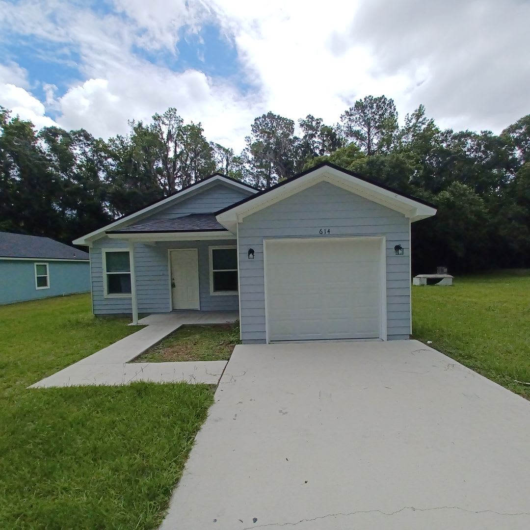 3 BR 2 BA home for small town living – photo 1