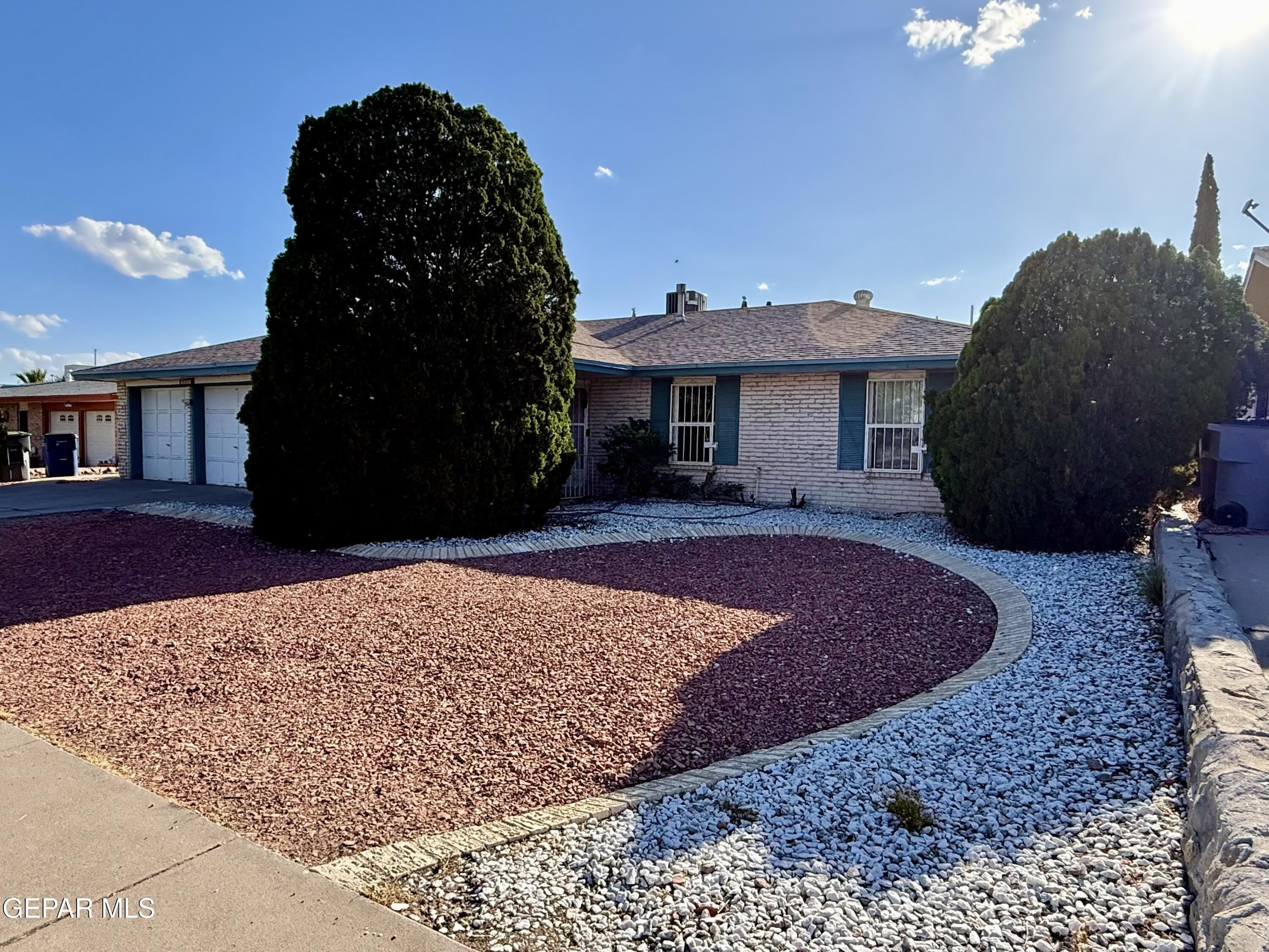 1649 Lomaland Drive – photo 3