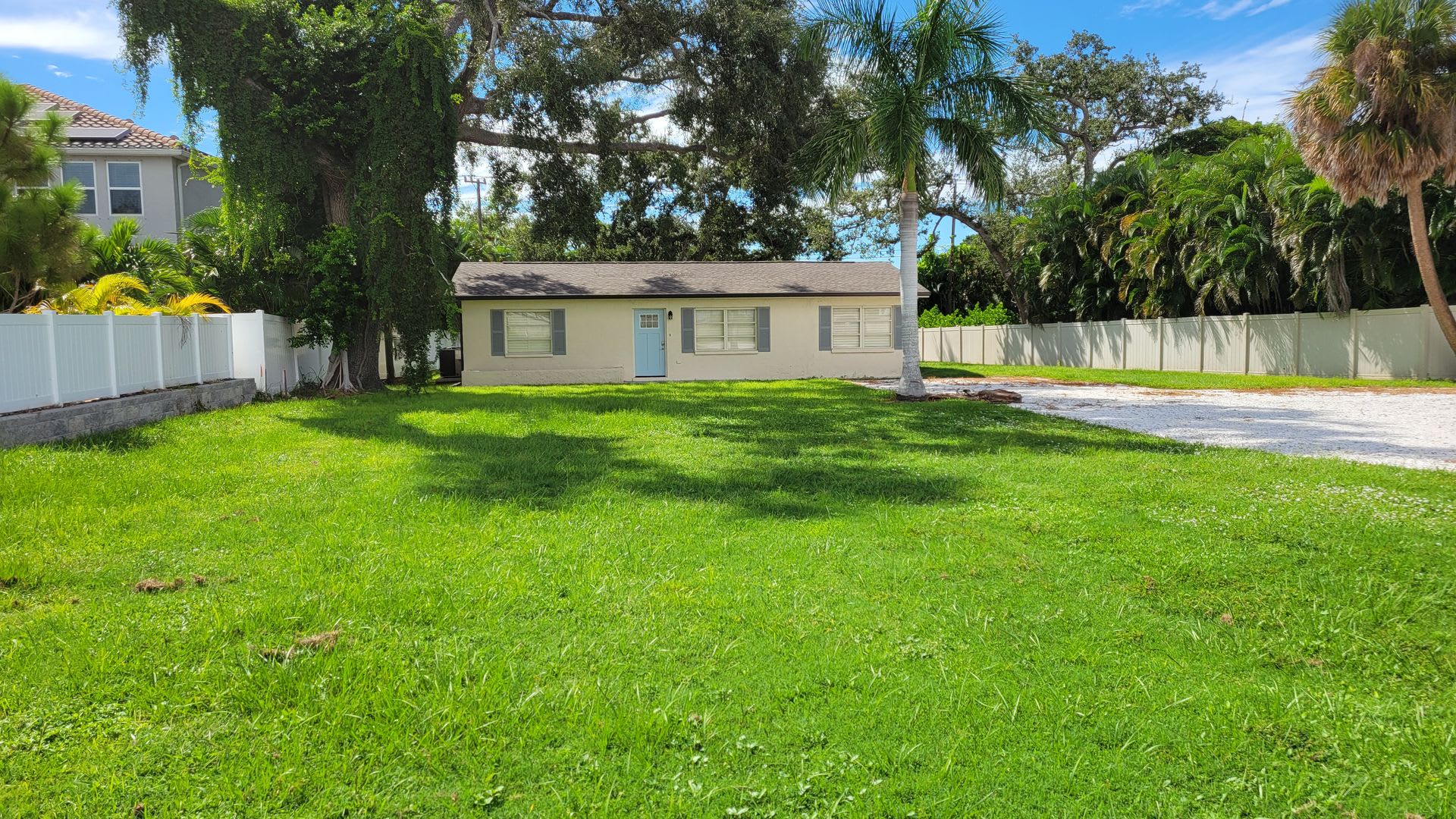 Seasonal only Large downtown Sarasota renovated home for your next vacation – photo 1