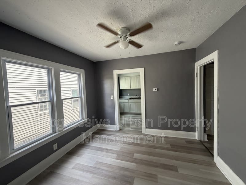 3235 West 121st Street – photo 5