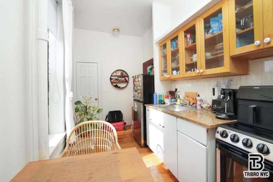 301 West 20th Street – photo 2