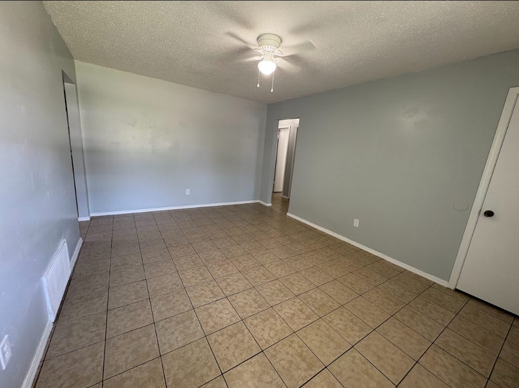 3345 NE 11th St – photo 2
