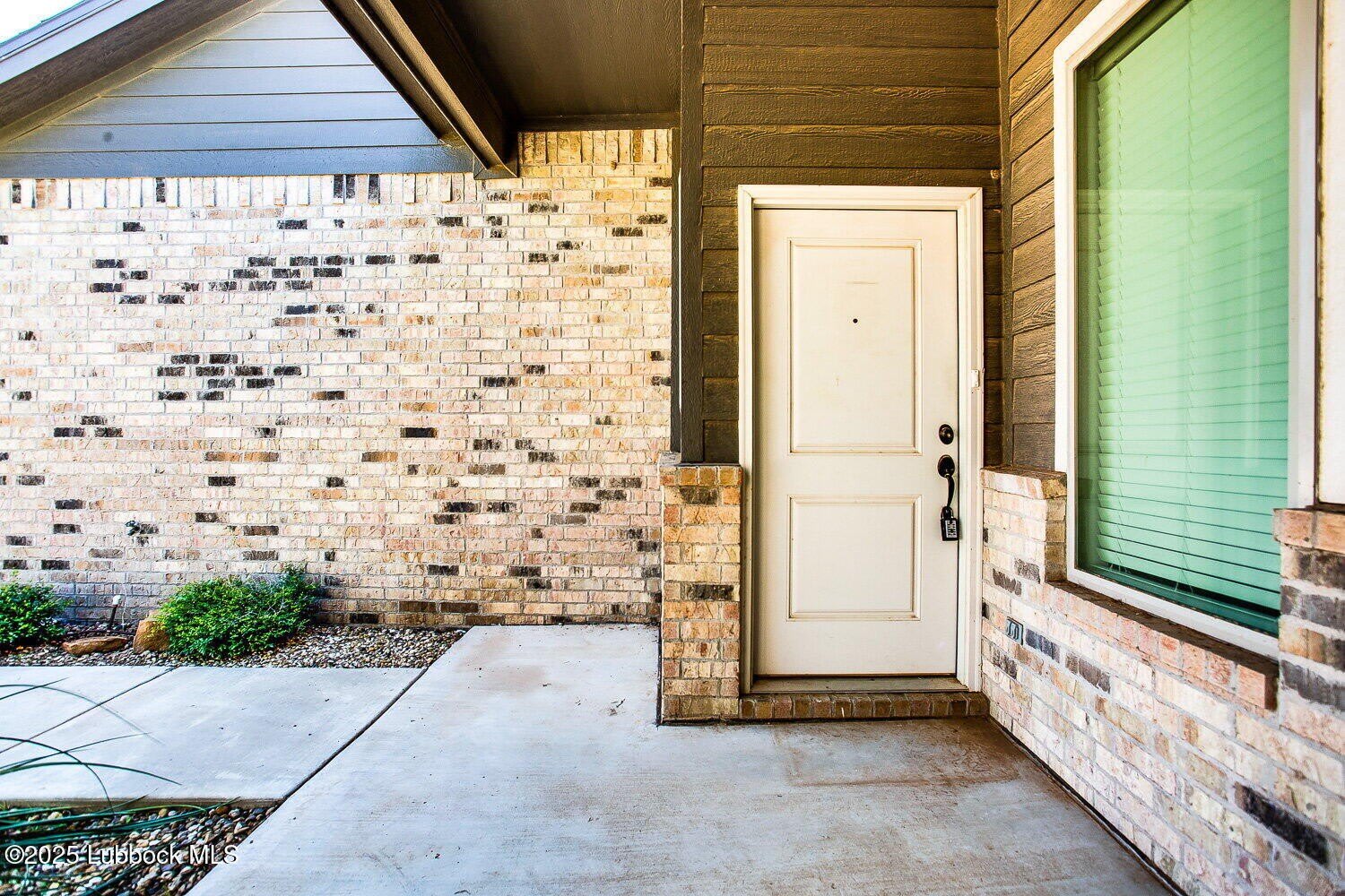 2537 138Th Street – photo 2