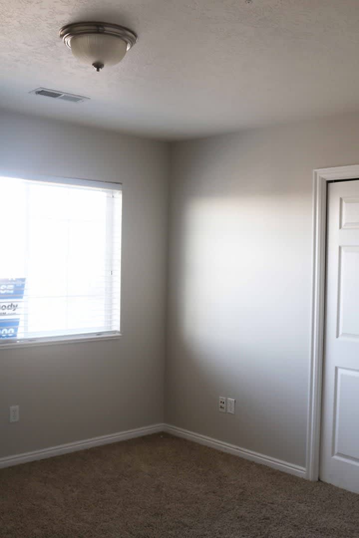 Top Level Westbury Condo for Rent! – photo 5
