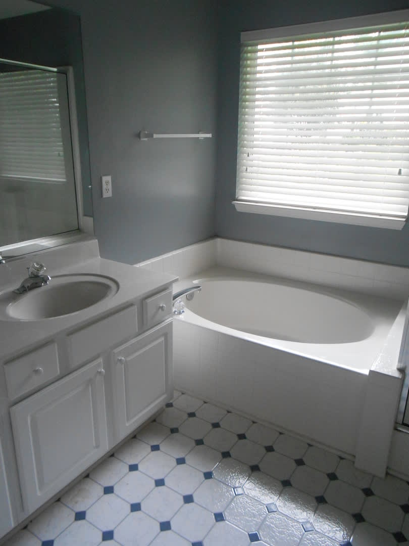 Fantastic 3 BR House w/ Inviting Floor Plan in Kernodle/NW School District – photo 5