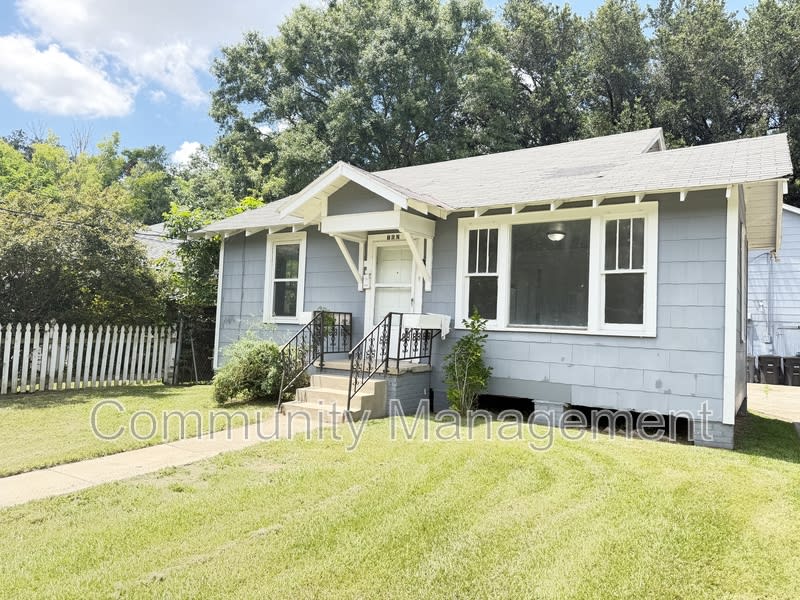 162 Chatsworth St – photo 1