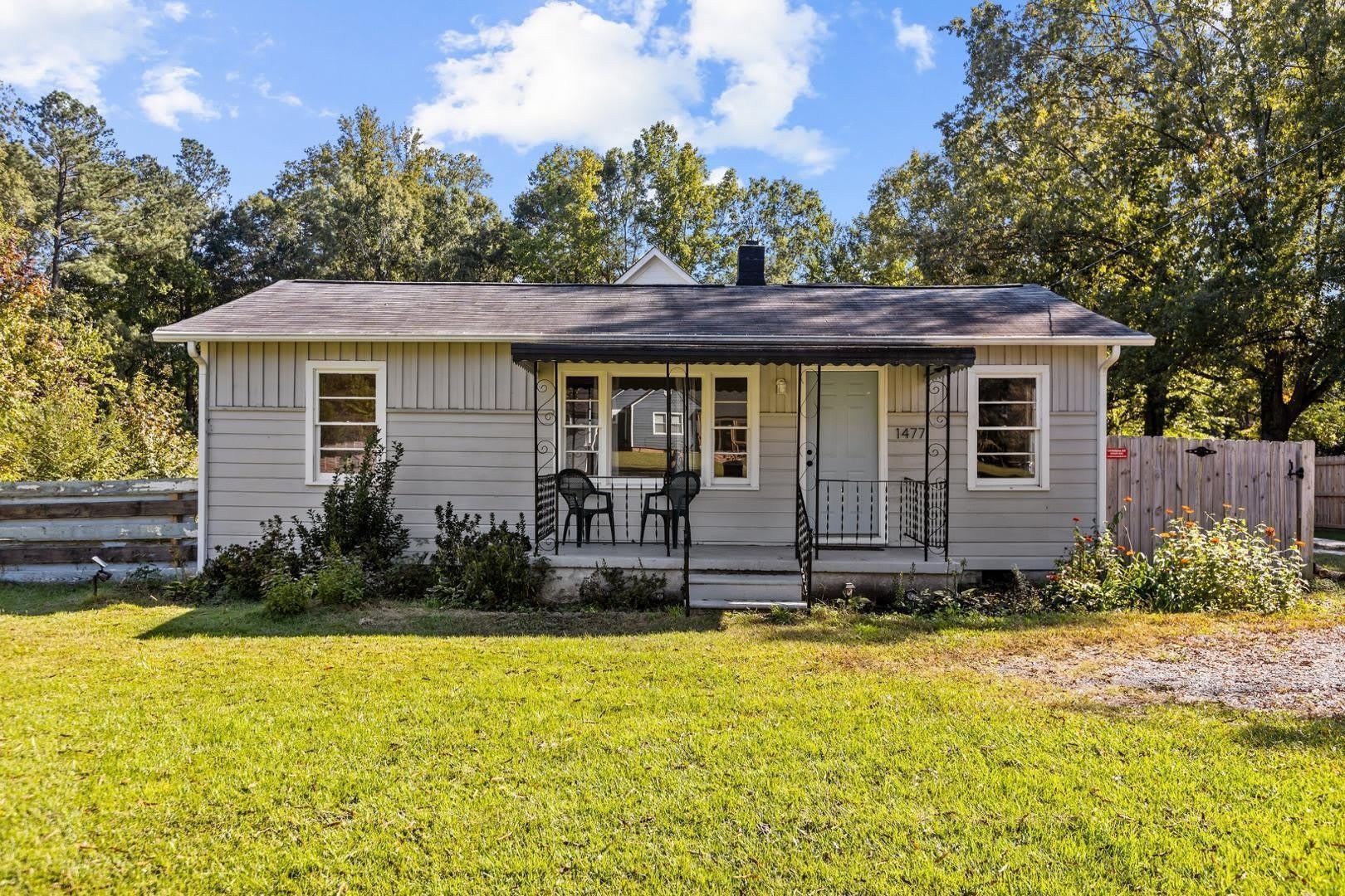 1477 Maplewood Drive – photo 1