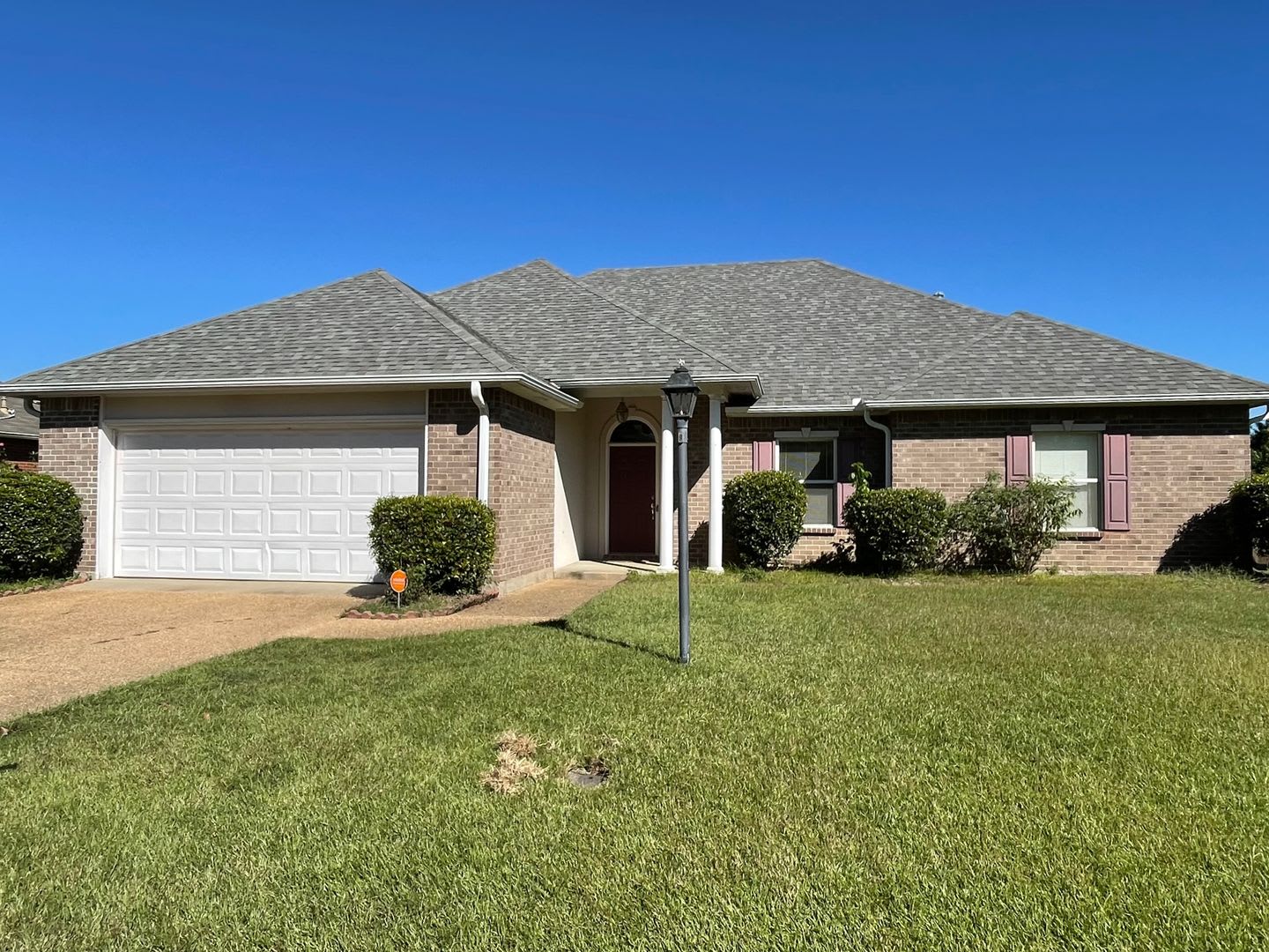 4 Bedroom 2 Bath Home In Clinton For Rent – photo 1