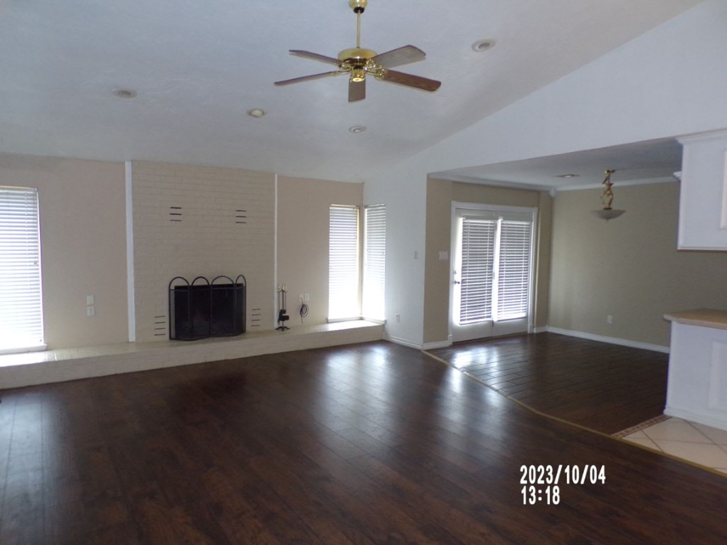 Large bedrooms, located on West side of town – photo 4