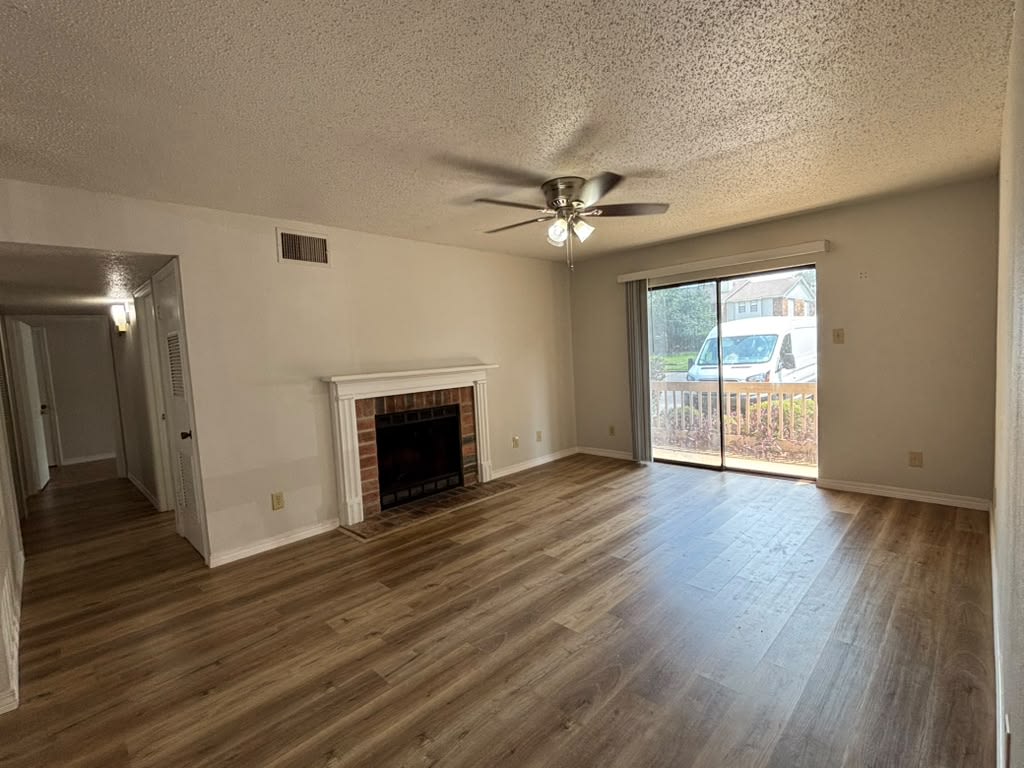 1250 HENCHLEY AVE104 – photo 3