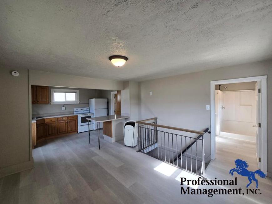 109 1/2 S 35th St – photo 3