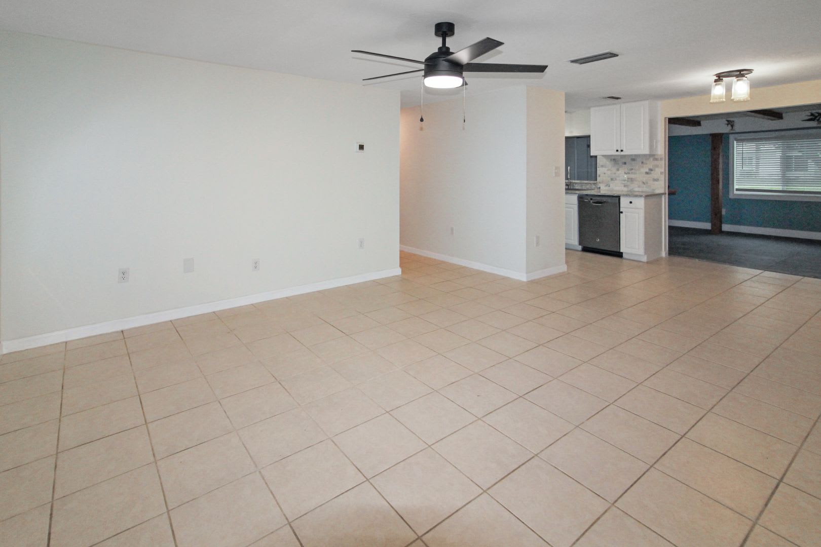 Circlewood Annual Condo For Rent – photo 2