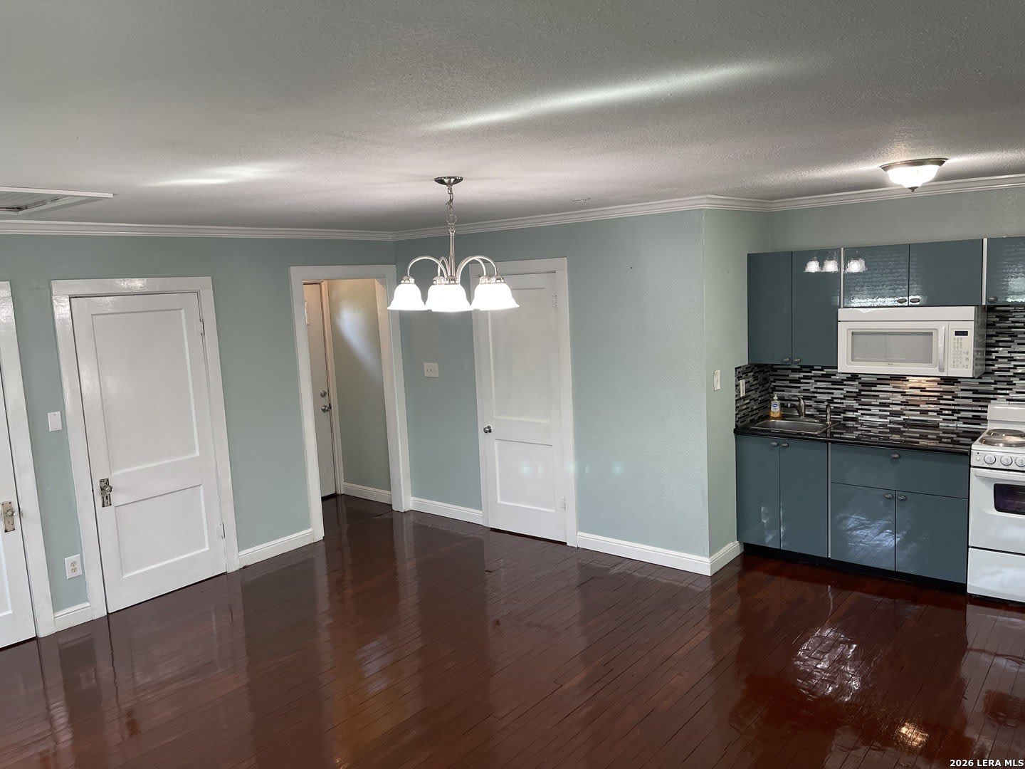 158 N CHESTNUT AVE – photo 4