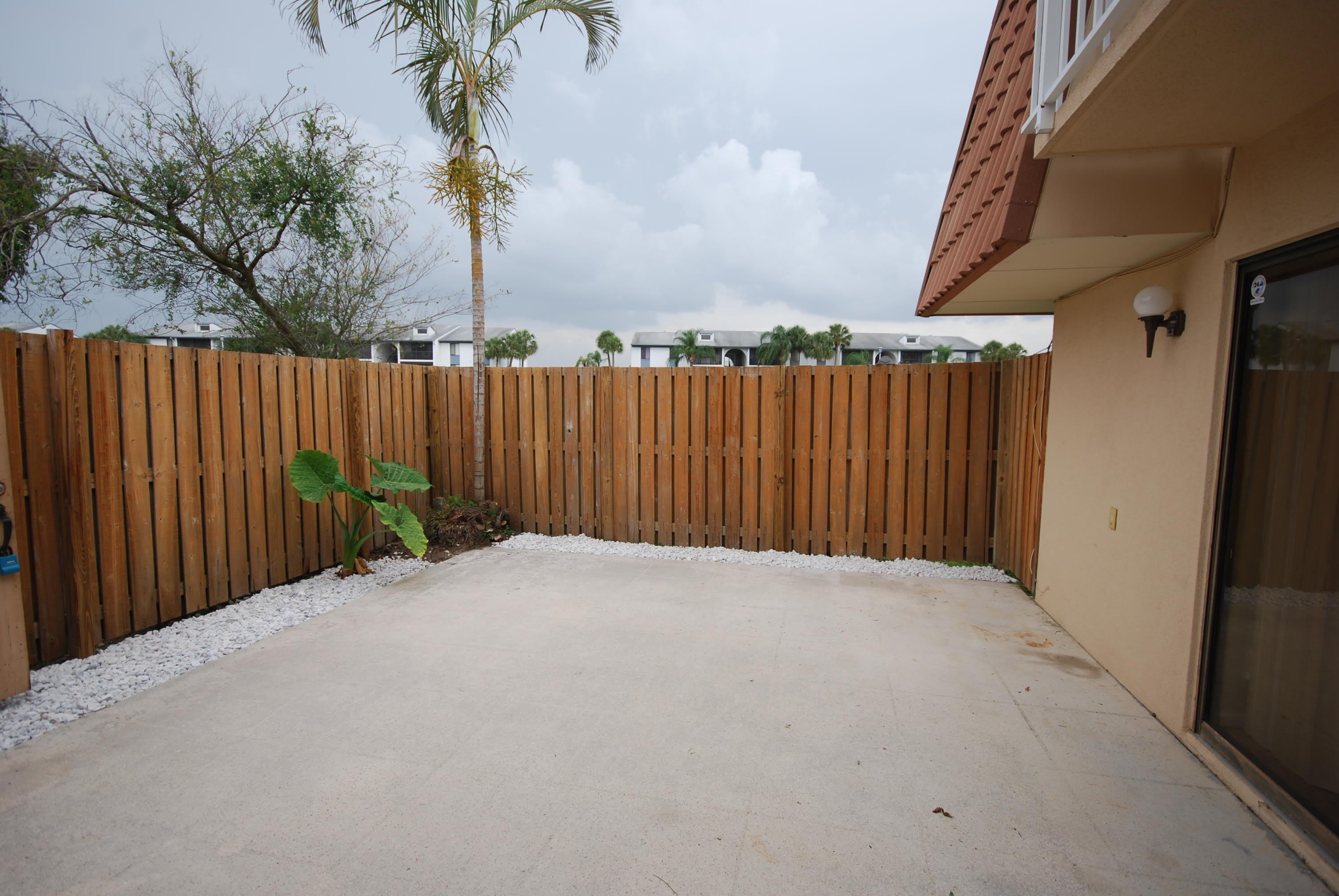 555 Green Springs Place – photo 2