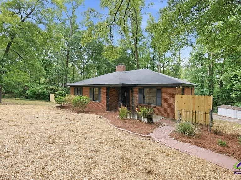 1320 Briarcliff Rd – photo 1