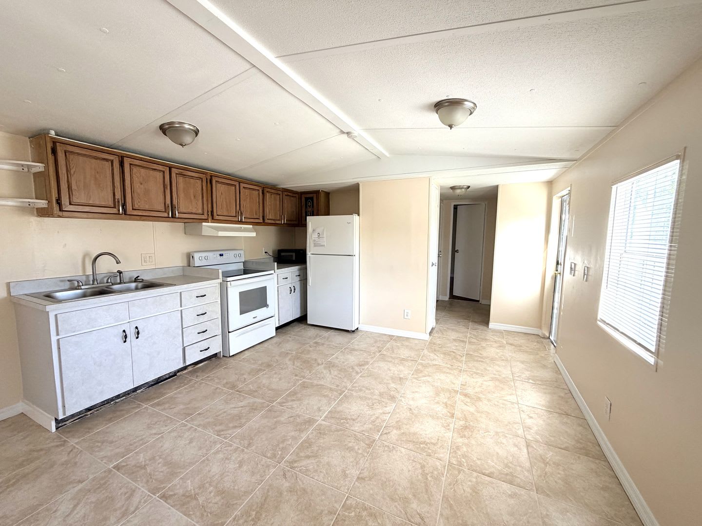 FIRST MONTH'S RENT FREE! 2/1.5 IN SPRINGWOOD PARK – photo 5