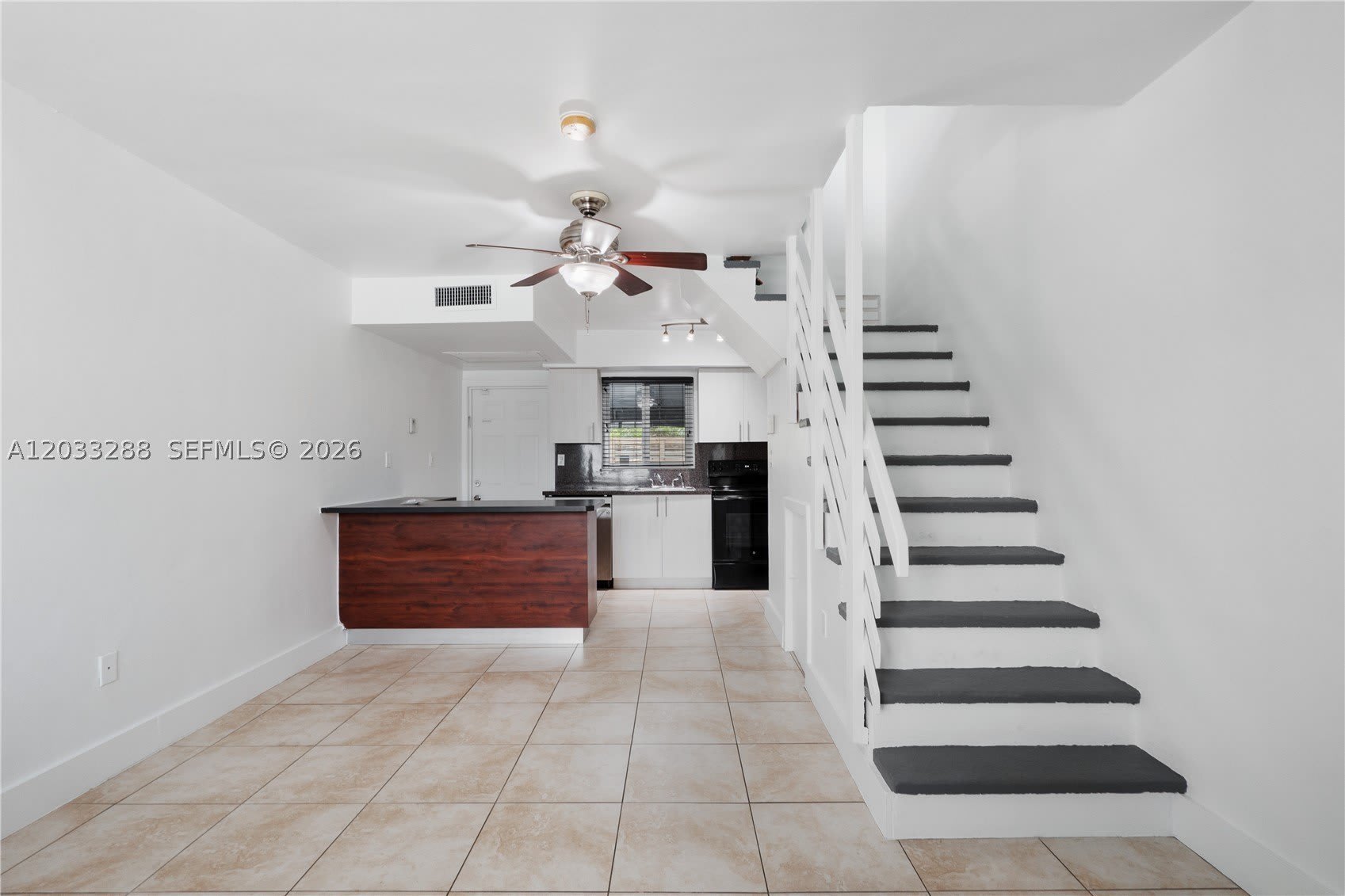 932 SW 6th St – photo 4