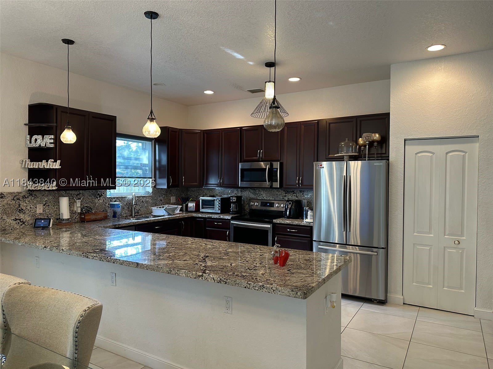 210 SW 4th St – photo 5