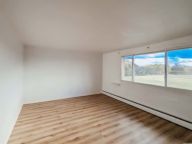 6020 Buffalo Ave., Apt #4 – photo 3