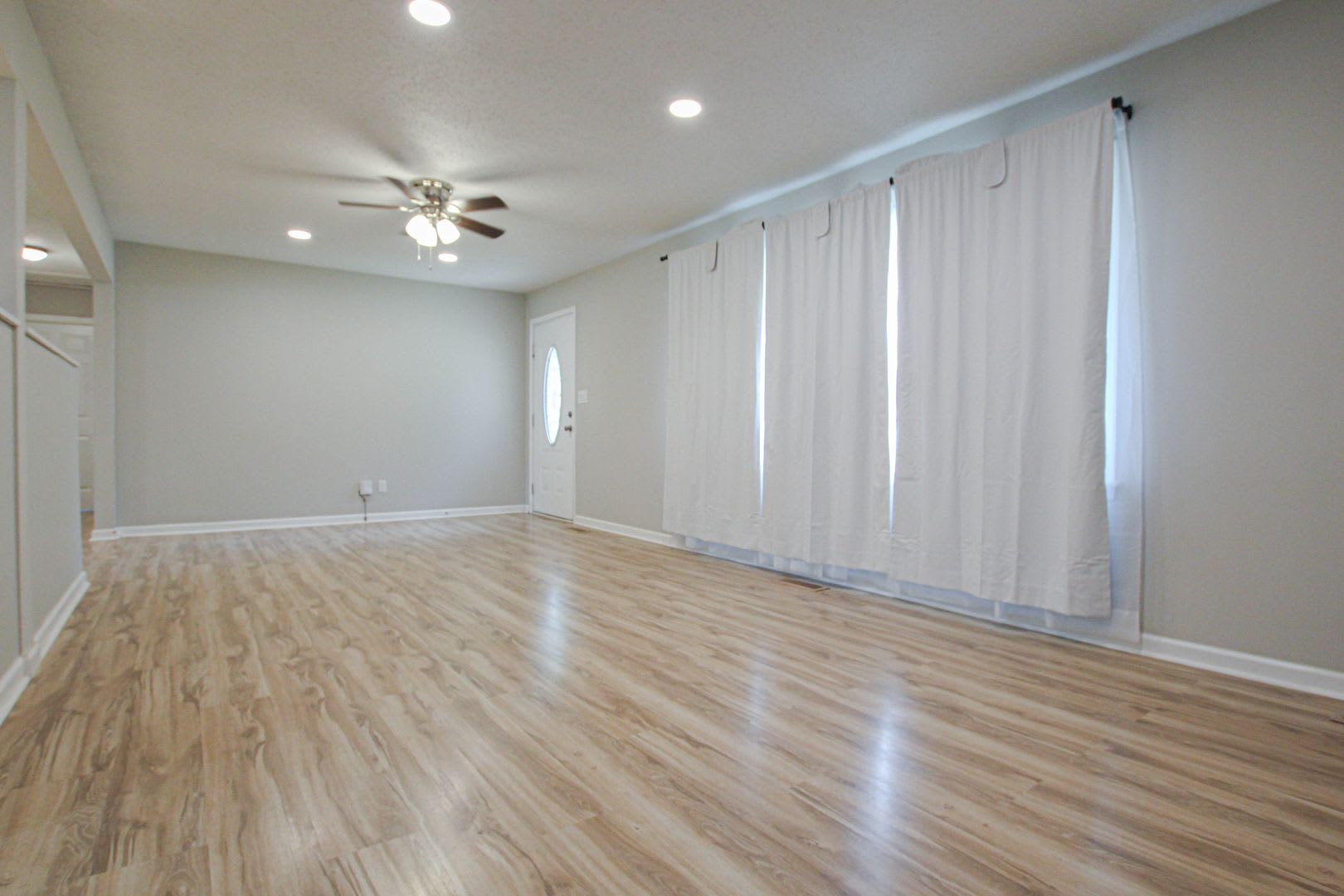 Pet Friendly Three Bedroom! – photo 3