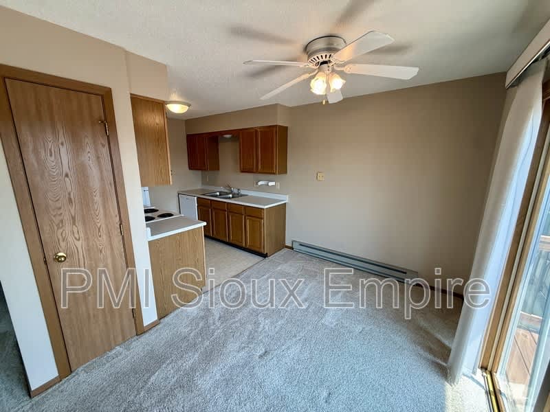 1101 E 9th st – photo 2