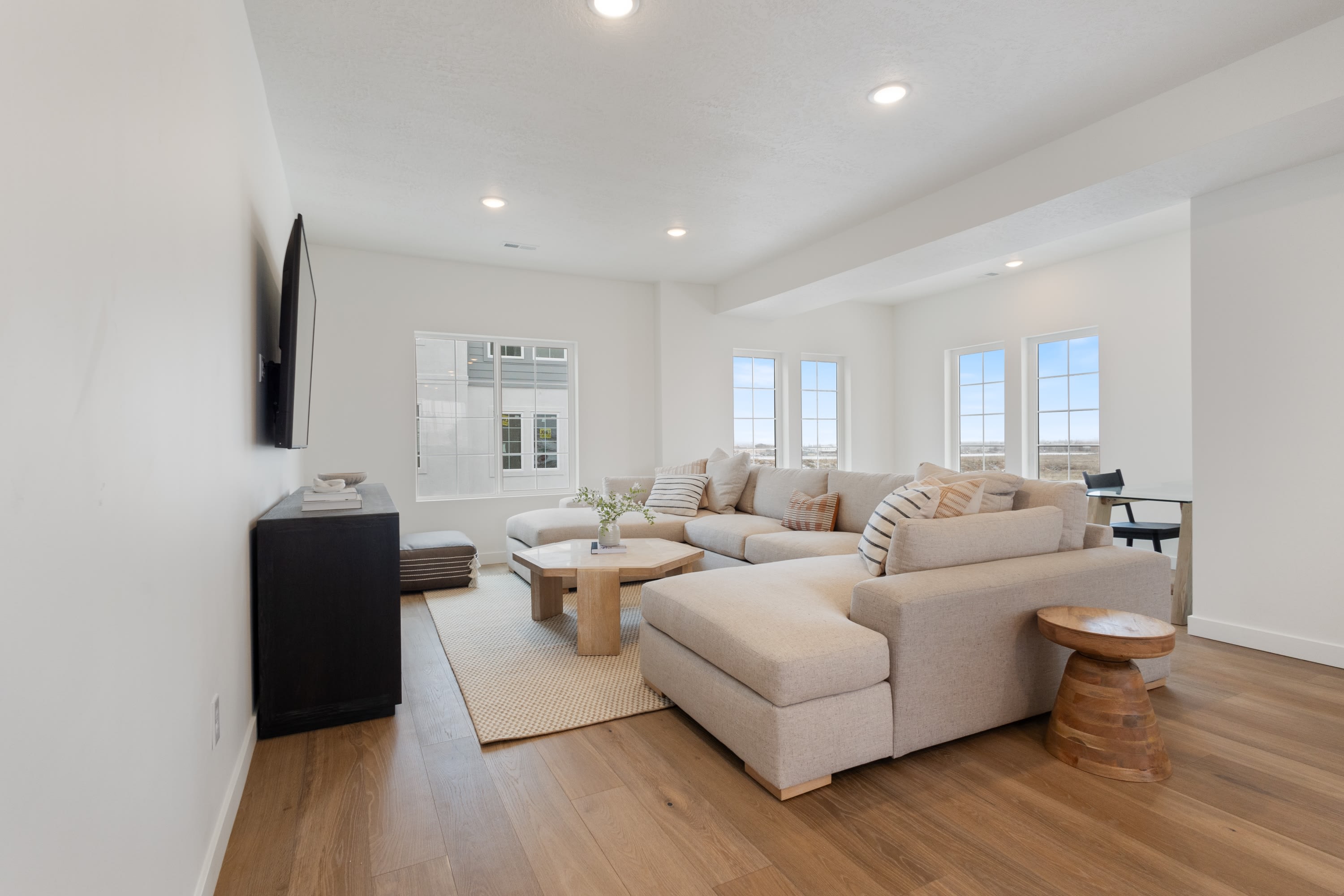 1804 South Sawmill Boulevard – photo 2