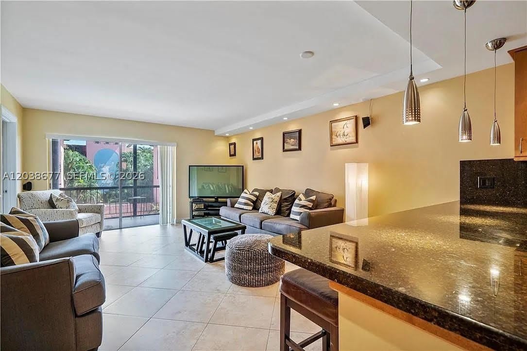 660 Tennis Club Dr – photo 2