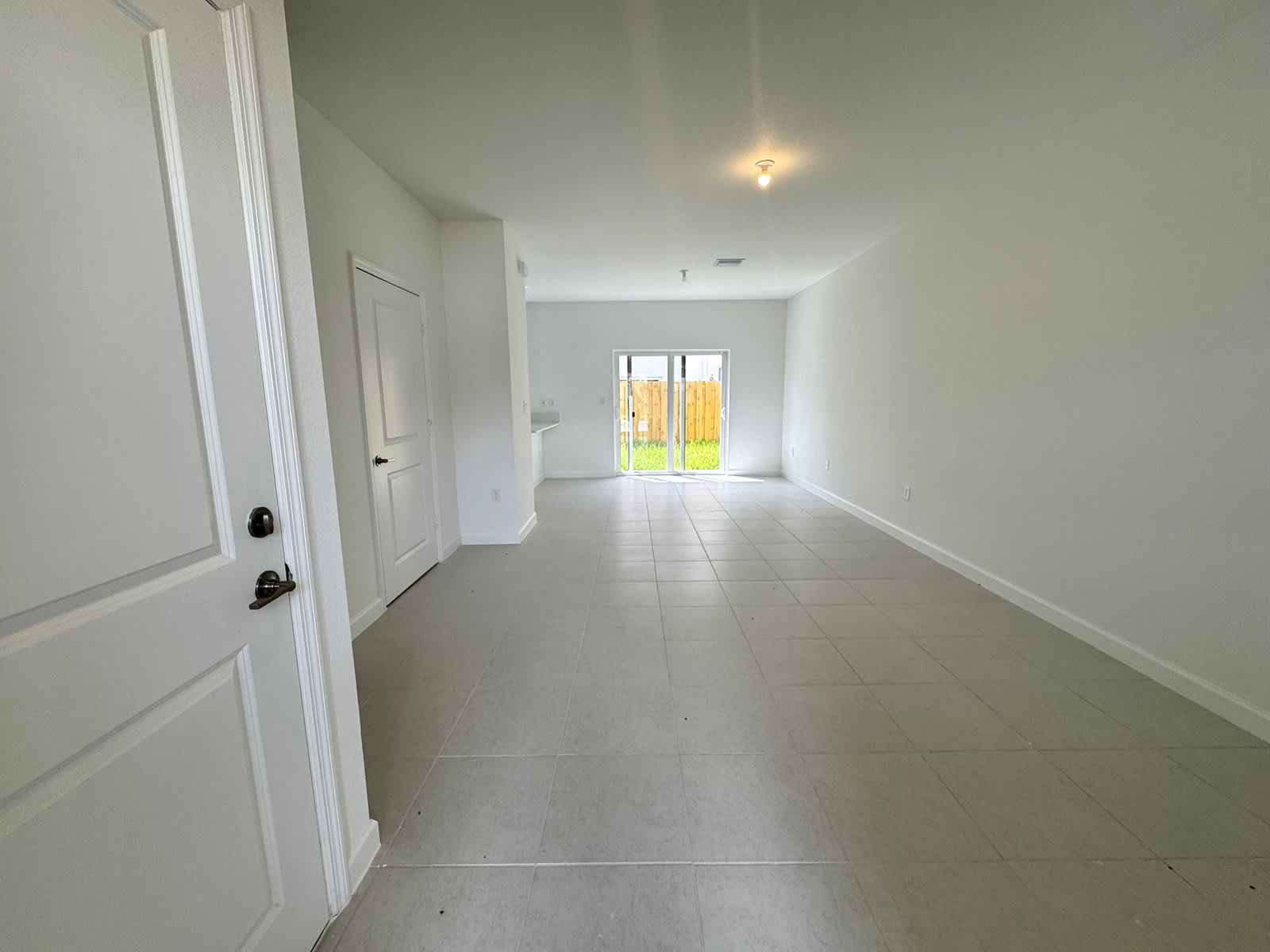 2877 Southeast 24th Avenue – photo 3