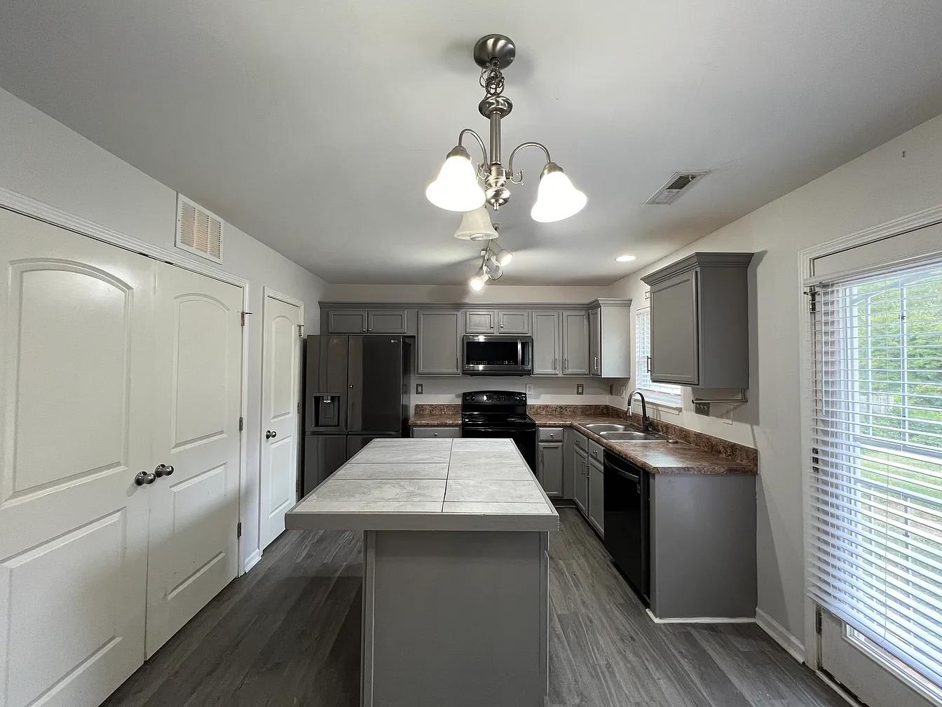 4828 Lynn Lee Cir – photo 3